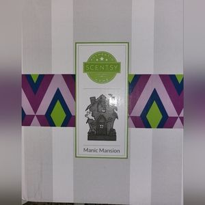 Scentsy Manic Mansion Warmer